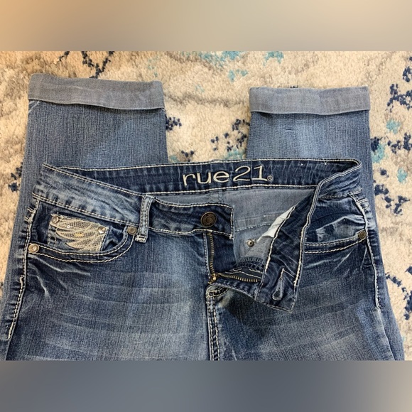 Rue 21 Capri Denim Jeans Size 7/8 Juniors Embellished Angel Wing Pockets GUC - Picture 8 of 11